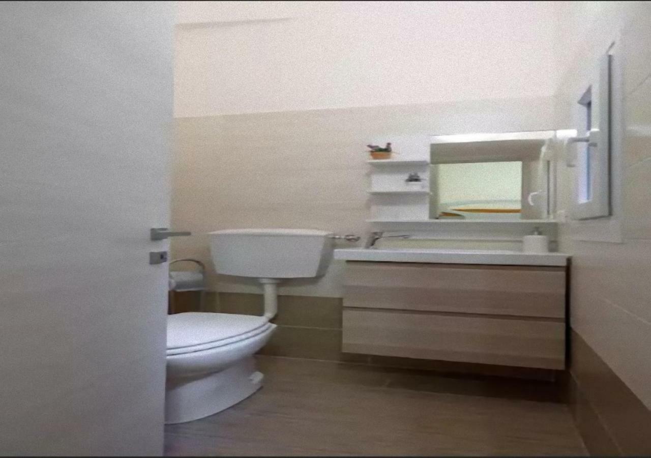 Glad Apartment ลาสเปเซีย ภายนอก รูปภาพ